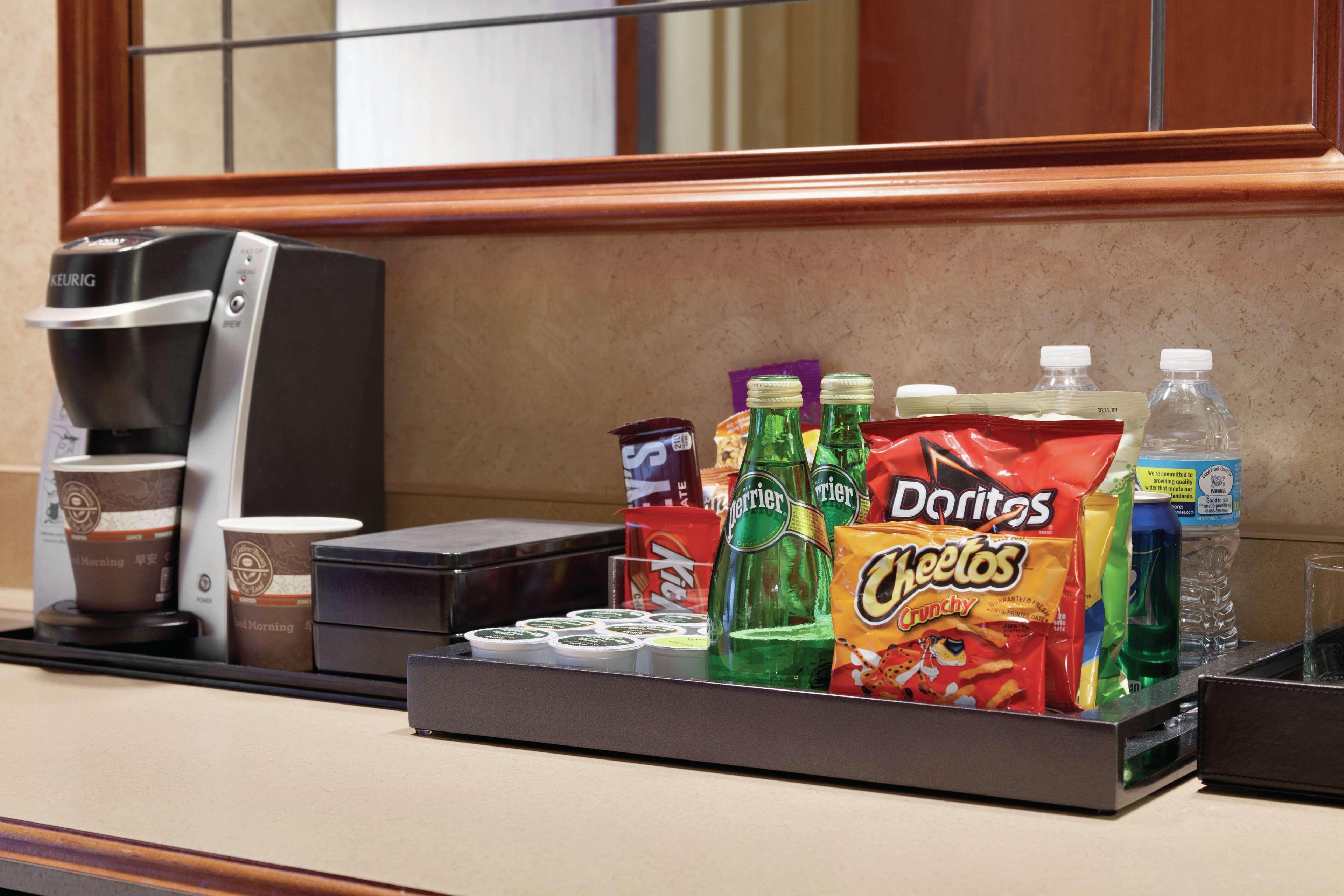 Hilton Garden Inn Portland Лейк Осуего Екстериор снимка