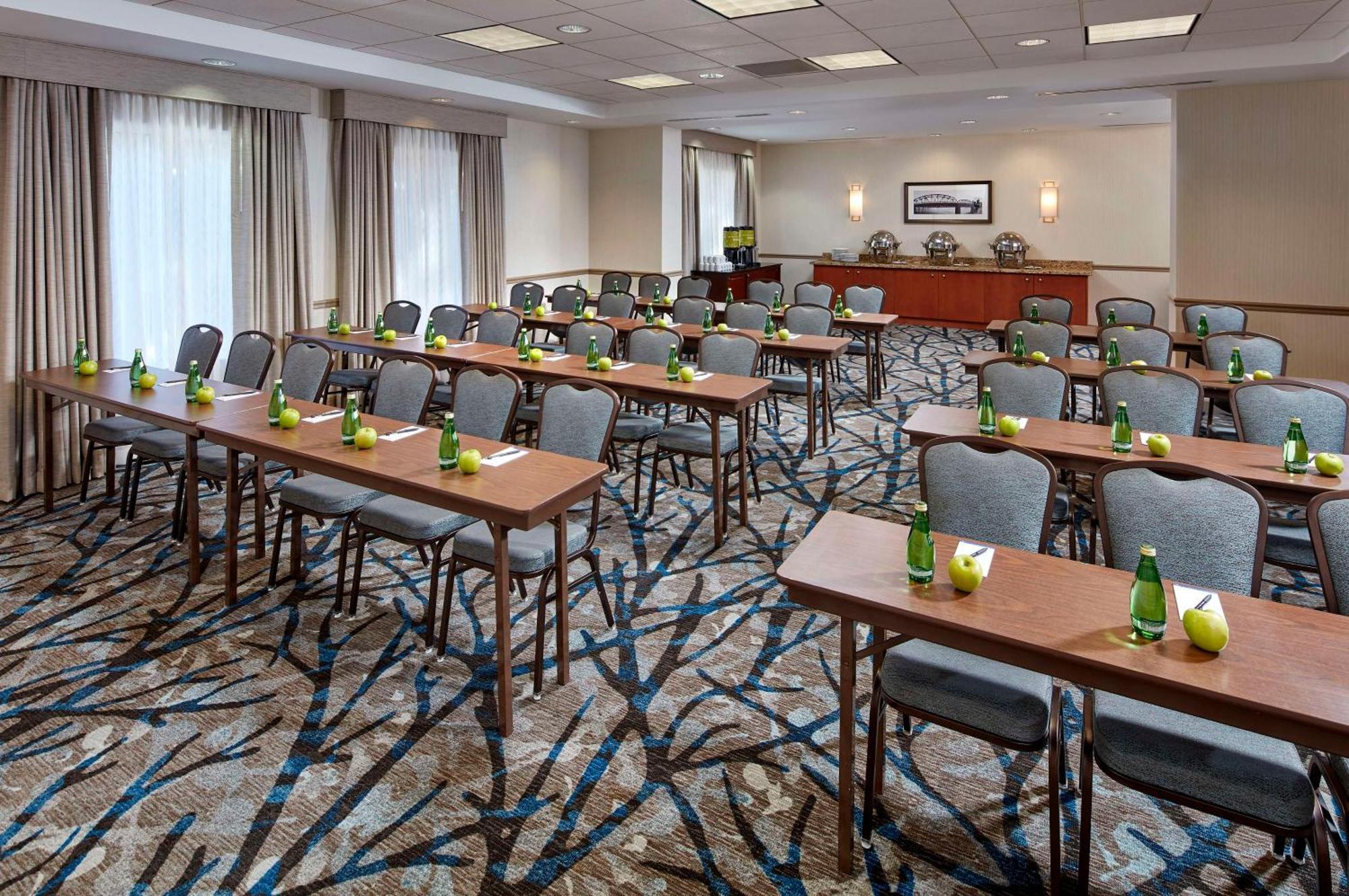 Hilton Garden Inn Portland Лейк Осуего Екстериор снимка