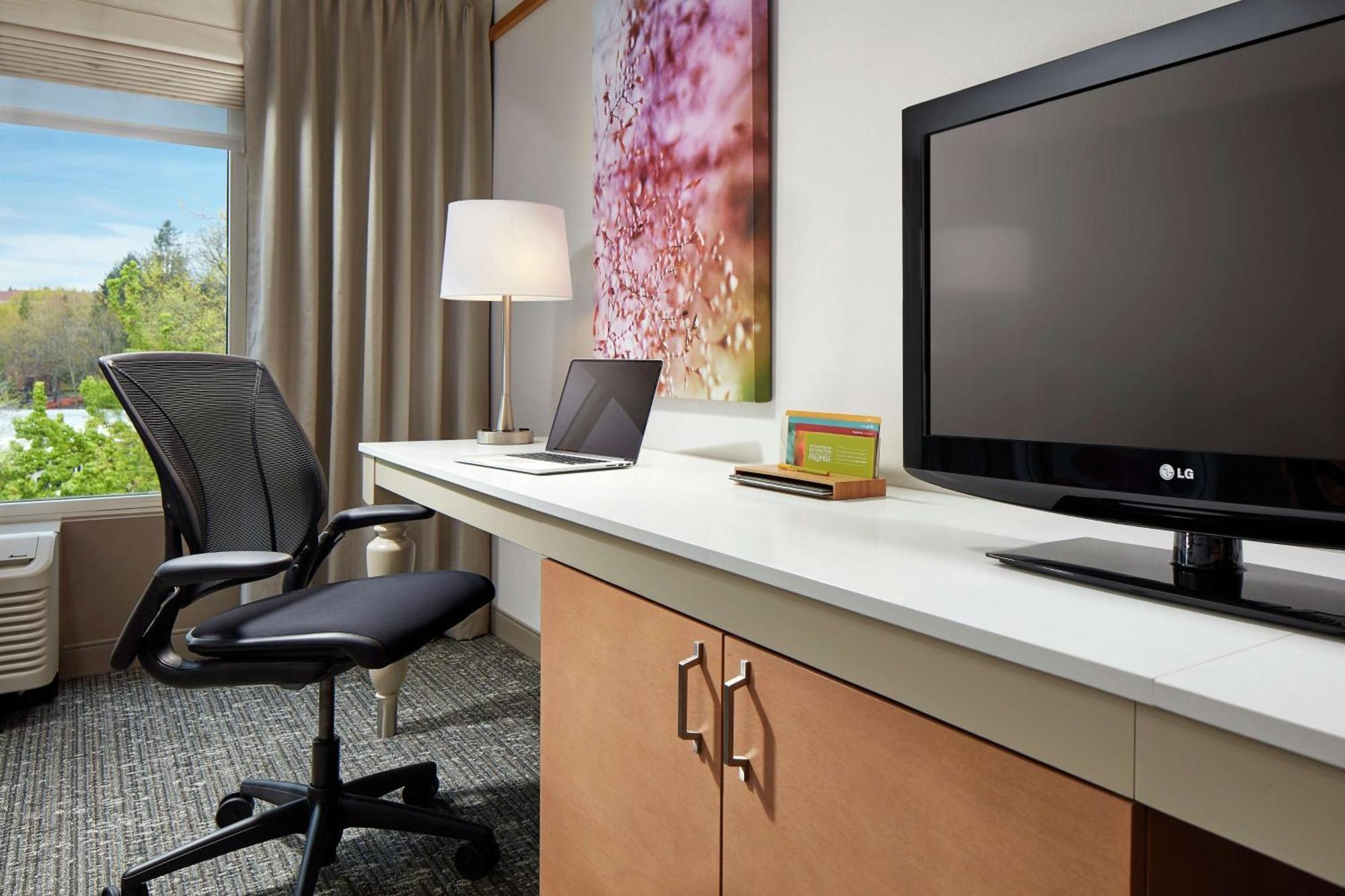 Hilton Garden Inn Portland Лейк Осуего Екстериор снимка