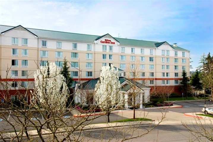 Hilton Garden Inn Portland Лейк Осуего Екстериор снимка